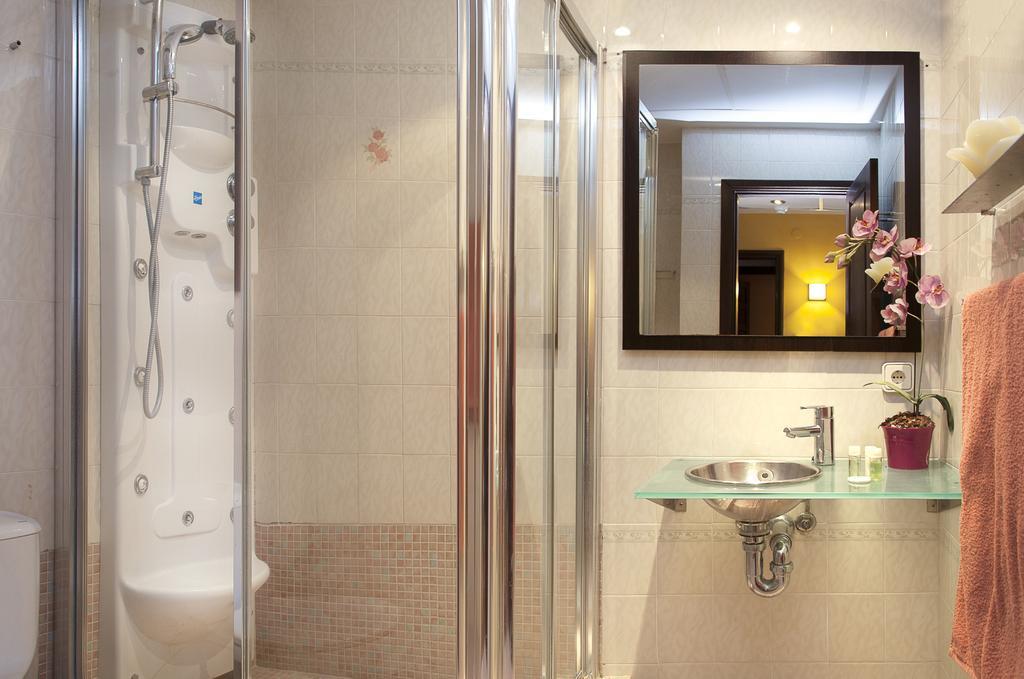 Apartamentos Parot Quality Santa Eularia des Riu Szoba fotó